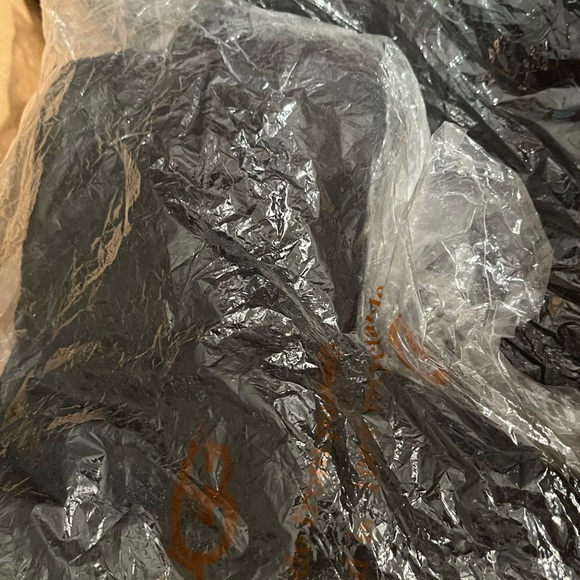 New/Box/withTags UGG Classic Short Suede Black Water-Repellent Boots Below $200 - Picture 6 of 11